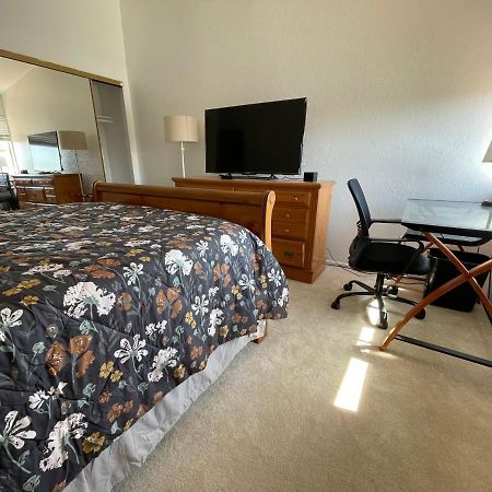 Ploy Apartment Monterey Park Bagian luar foto