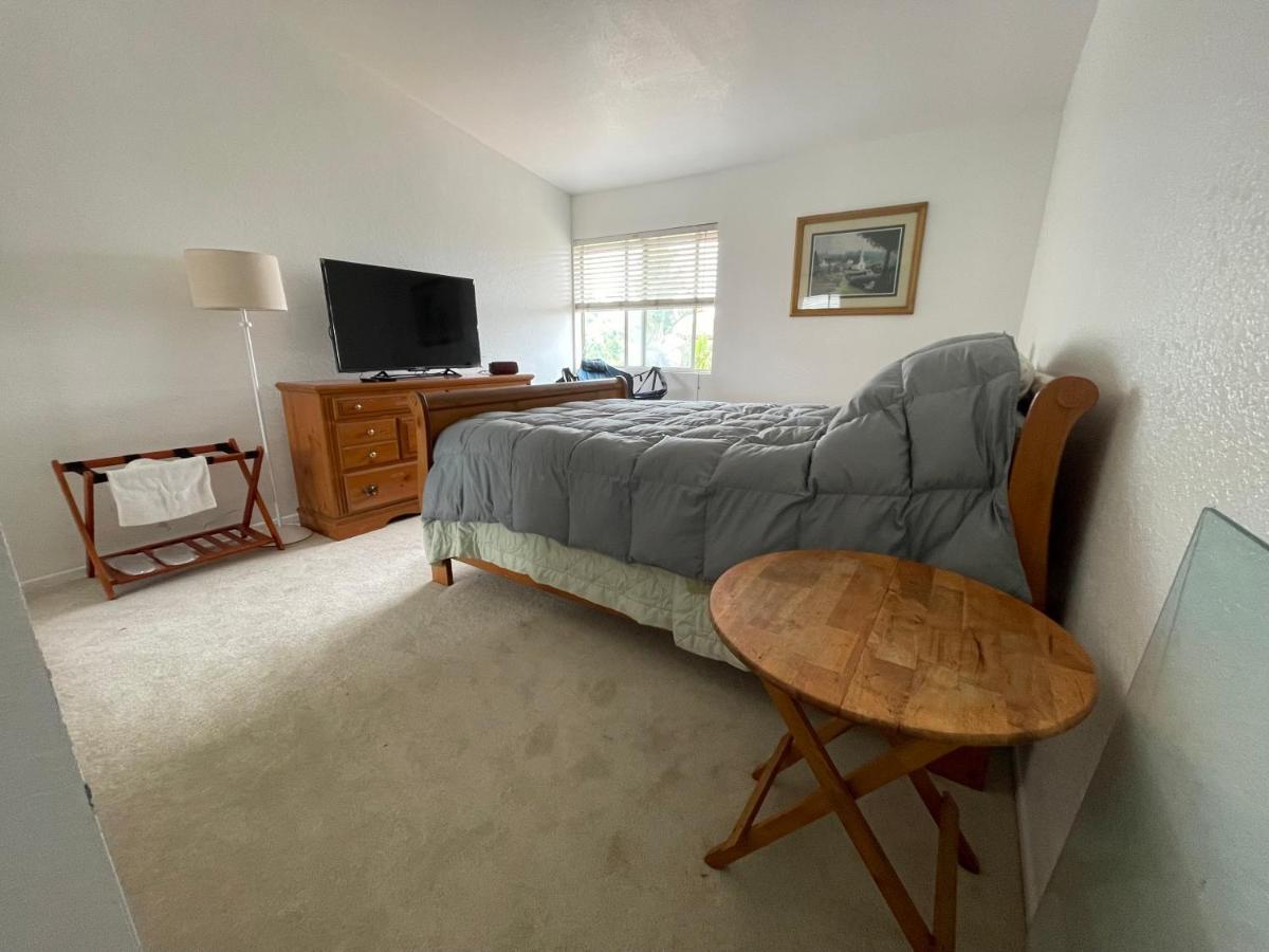 Ploy Apartment Monterey Park Bagian luar foto